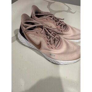 Nike Revolution 5 Womens Running Shoes Pink Rose Gold BQ3207-604 Sneakers 9.5